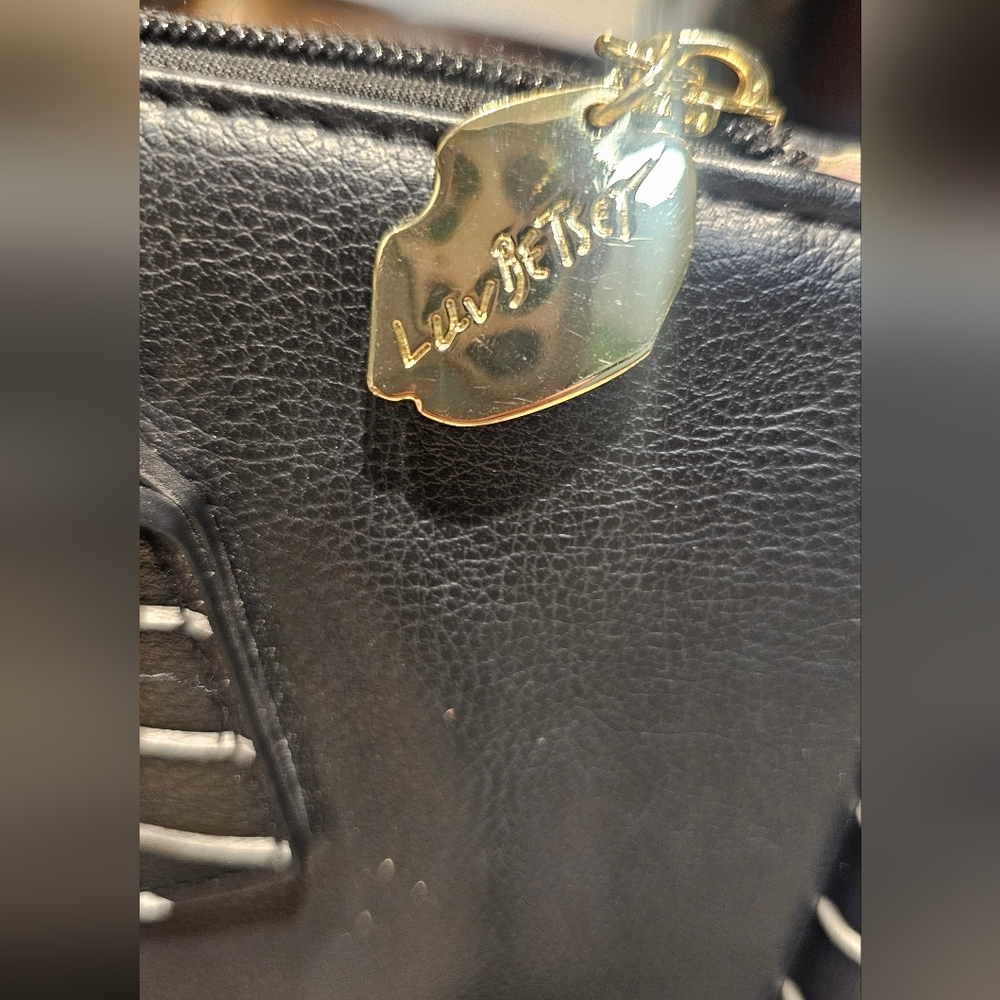 Luv Betsey by Betsey Johnson tote bag. - Picture 6 of 14
